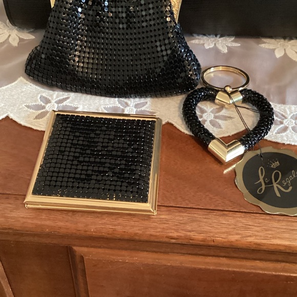 La Regale Black and Gold Clutch Set - Picture 2 of 10